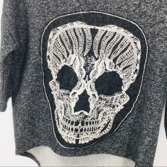 SEDUCTIONS / 3/4 Sleeve Skull Front Sweater - Picture 4 of 10